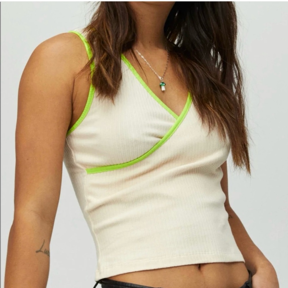 Daydreamer Contrast V-Neck Tank - Sand